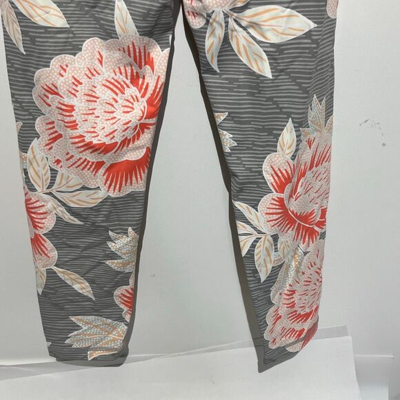 Aerie Chill Play Move Pink Grey Floral Leggings Size Medium - Picture 8 of 10